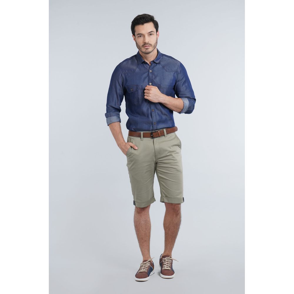 outfit bermuda verde hombre